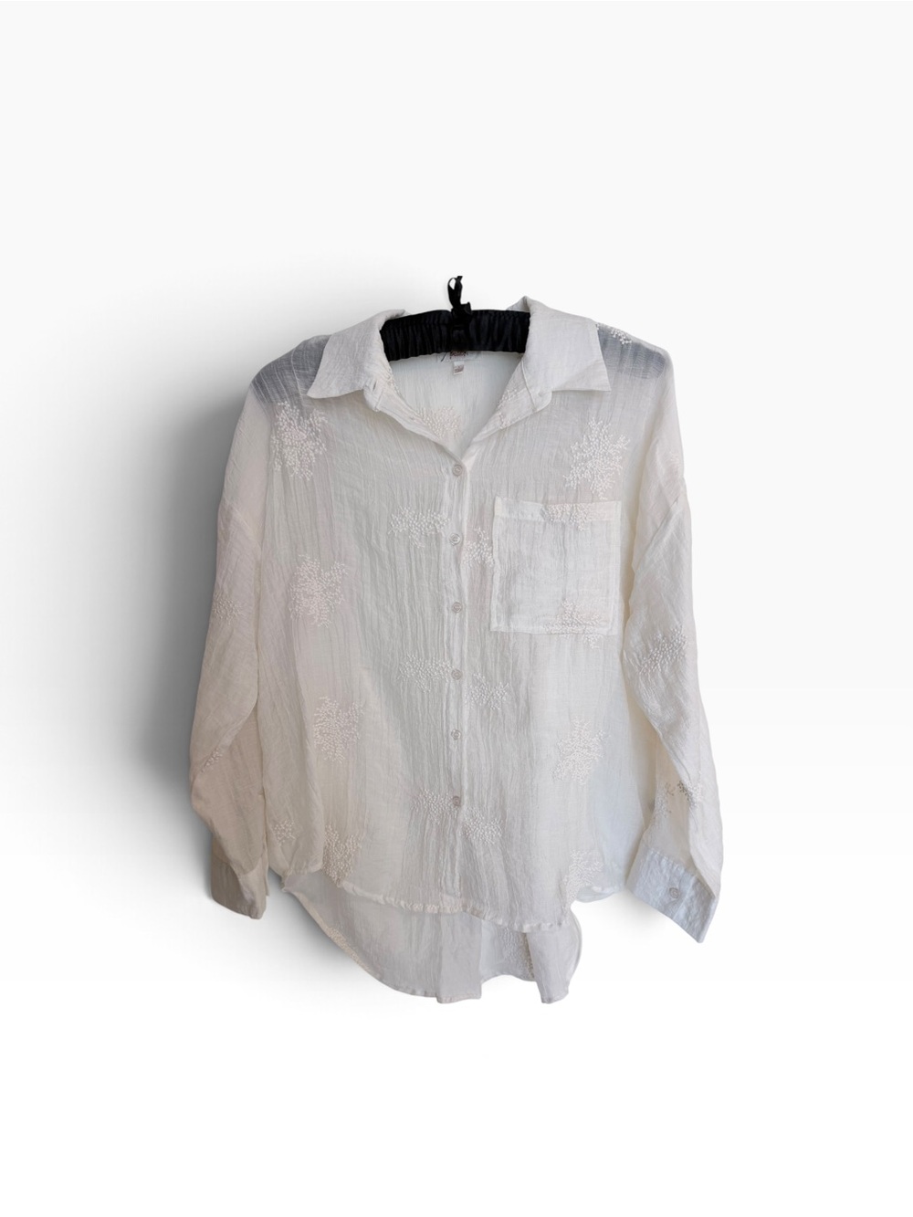Peach Love California White Floral Embroidered Button-Front Blouse